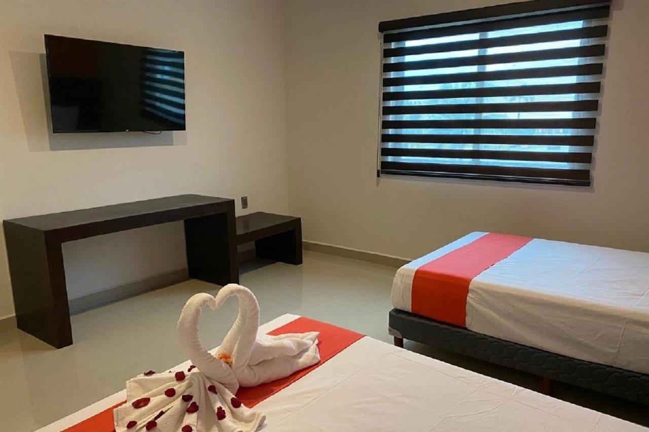 Hotel Ambra Playa del Carmen Esterno foto